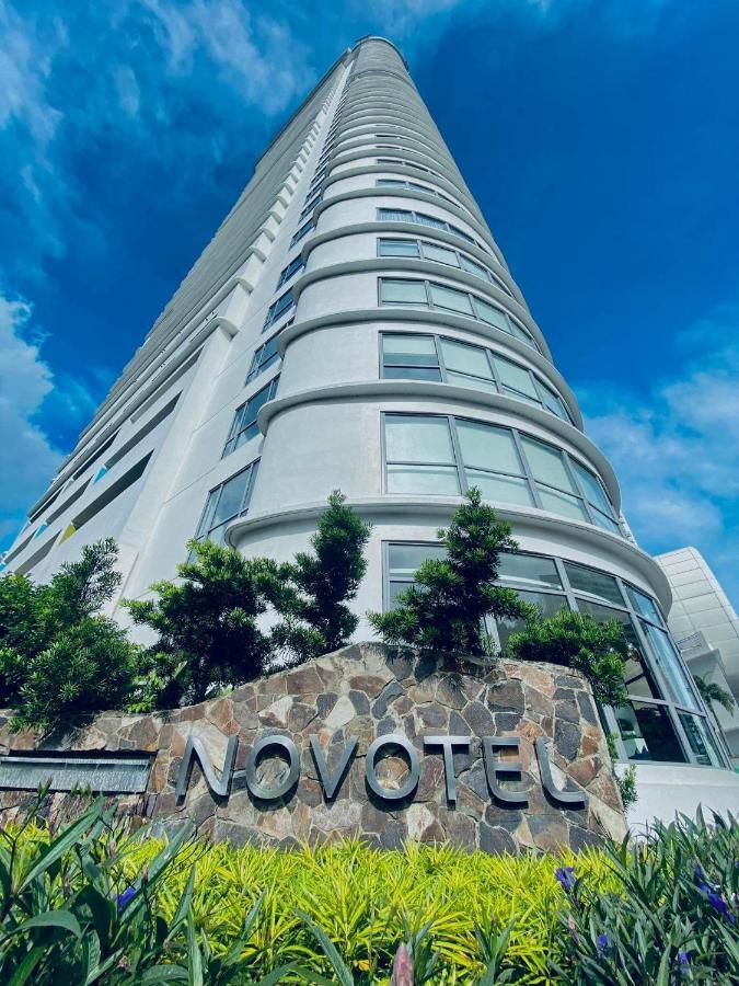 Novotel, Acqua Private Residences Manila Exterior foto